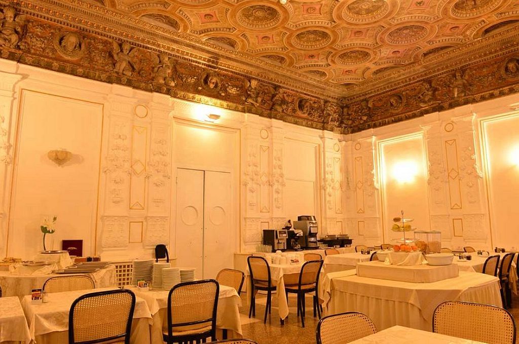 Hotel Traiano Rom Exteriör bild